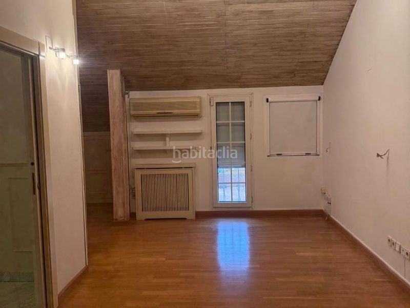 Foto e2672815-5577-4106-a596-78e5b9e2df93. Alquiler casa adosada en calle de arturo soria 67 chalet adosado con jardín y piscina junto a arturo soria en Madrid