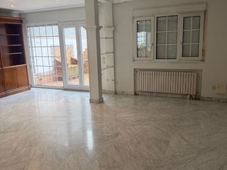 Rent Semi detached house in Calle de arturo soria 67. Chalet adosado con jardín y piscina junto a arturo soria