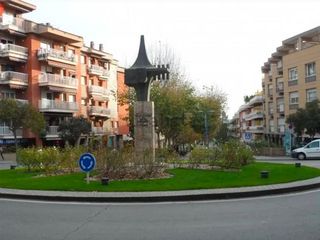 Lloguer Aparcament cotxe a Llorenç martí  8. Plaça aparcament cotxe petit o 2 motos