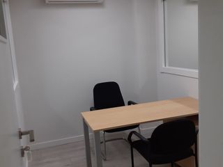 Location Bureau à Ramon y cajal 39. Oficina individual en lloguer
