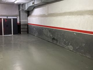 Lloguer Aparcament cotxe a Baldiri deu i  priu 20. Plaza de parking amplia con trastero y sin