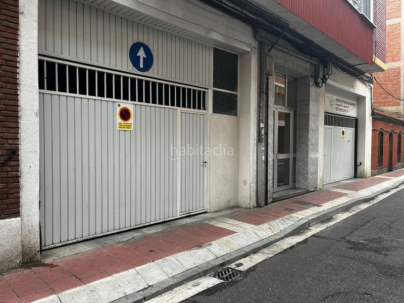 Foto 758b74ba-6bac-4a35-aaab-a6079ae8fb5c. Parking coche en calle padre manjon 71-73 plaza de garaje coche moto obra nueva 15m2 Delicias en Valladolid