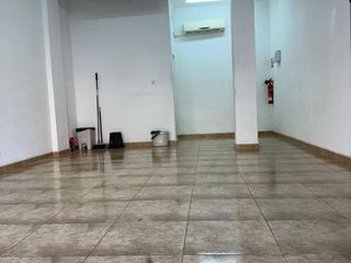 Lloguer Local Comercial a Avinguda de la llibertat 28. Alquiler local para negocio zona estruch