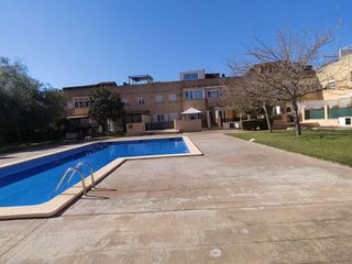 Ático en Carrer can fàbregues  1. Ático con gran terraza y piscina comunitaria