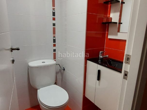 Foto ee69e461-880e-4ae1-bee0-a4ae25b37345. Piso en travessera montigala 99 piso + parking en muy buena zona en Badalona