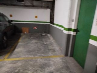 Lloguer Aparcament cotxe a Paris 156. Parking bien comunicado