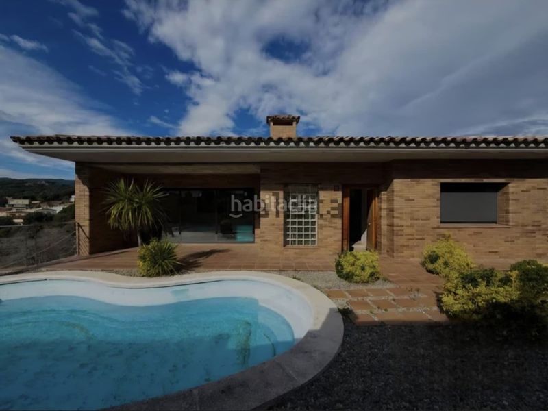 Foto f96d3f6c-5647-4c54-a279-c2b3684b08fb. Chalet en carrer bellavista 30 casa amb piscina i jardí privat, per acabar els interiors en Arenys de Munt