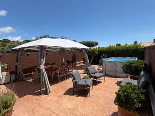 Casa bifamiliare in Carrer de l'espígol 1. Privacidad mediterránea a minutos de barcelona