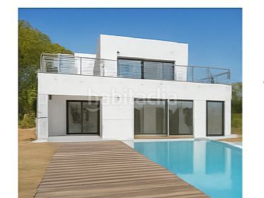 Foto 42a8c910-deea-4d46-afdc-c2ff7df73583. Chalet in calle alger 30 in Canyelles Lloret de Mar
