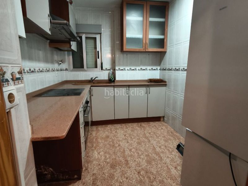 Foto 45788e2d-7640-460e-b9c6-6ec8173ae731. Planta baixa a plaza simón bolívar 1 a Centro Elda