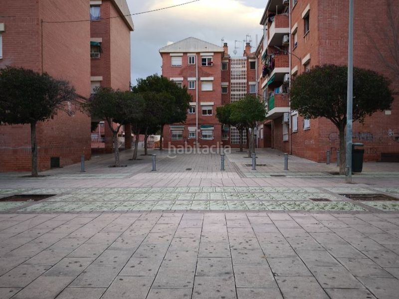 Foto a6de466f-ab00-4375-adde-9b7df2701686. Planta baixa a plaza simón bolívar 1 a Centro Elda