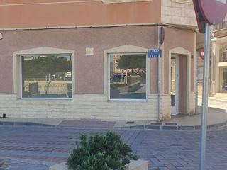 Miete Geschäftsraum in Calle la hila 2. Local centro rojales