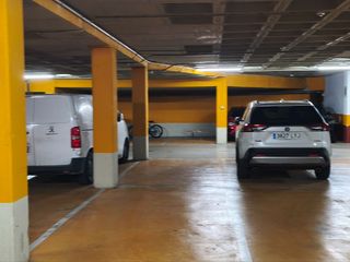 Lloguer Aparcament cotxe a Avenida maestro rodrigo  107. Se alquila plaza grande videovigilada