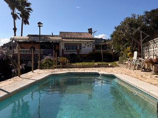 Casa in Urbanizacion sant genis 1. Oportunidad casa 4 vientos + 2 apartamentos independientes