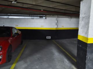 Alquiler Parking coche en Calle del gobernador 4. Se alquila plaza de garaje amplia