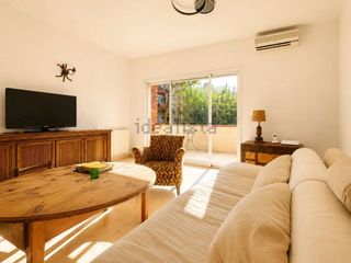 Piso en Mallorca 32. Amplio piso de 3 habitaciones con terraza en el centro de palamó