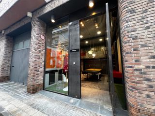 Rent Office space in Arnald de solsona 6. Local reformado en pardinyes, amplio y moderno