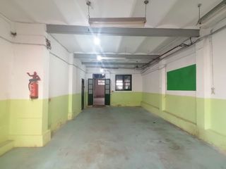 Lloguer Local Comercial a Carrer sardana 24. Local dividit en dos espais diàfans de 60m2 + una terrassa exter