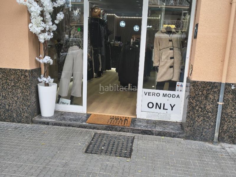 Foto f8e049e3-10d1-43ad-bd04-cef75a0c8ada. Traspaso local comercial en carretera de la marina 6a se traspasa tienda de ropa en Prat de Llobregat (El)