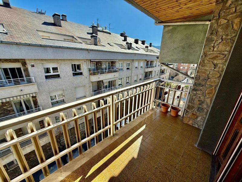 Foto 17a1779c-f434-41de-97b1-ccb847b8cf31. Dúplex en carrer de joaquim viola lafuerza 31 amplio dúplex de 5 habitaciones con terraza y plaza de parking incluida en Seu d´Urgell (La)