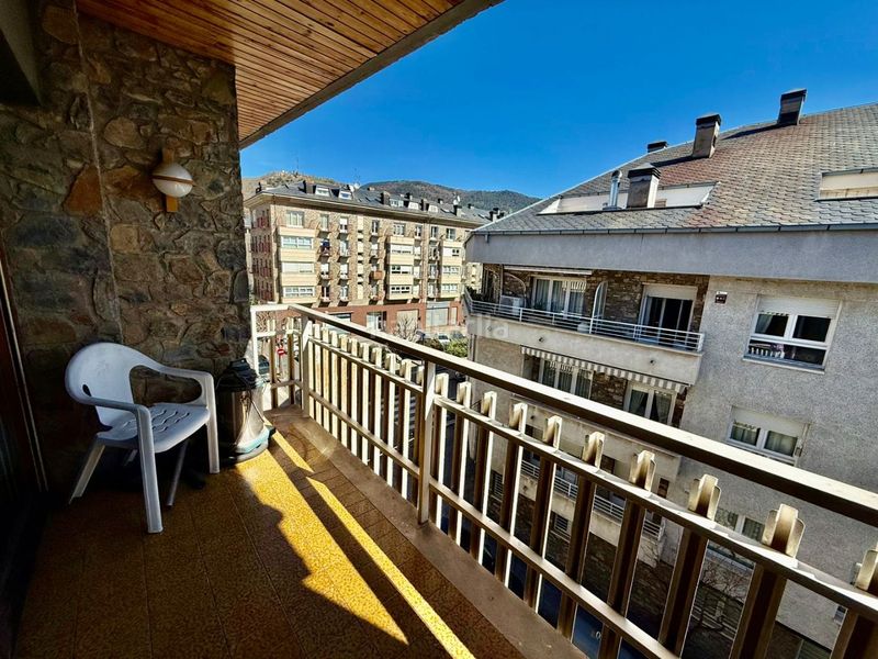 Foto 19bda599-7968-4d27-9ed0-21a9ca0ae557. Dúplex en carrer de joaquim viola lafuerza 31 amplio dúplex de 5 habitaciones con terraza y plaza de parking incluida en Seu d´Urgell (La)