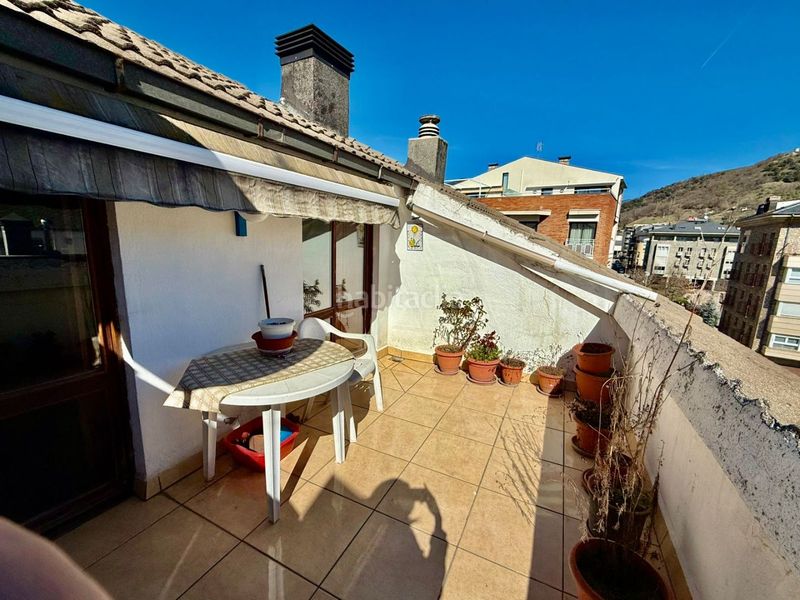 Foto d99b9540-9549-4c4f-992f-cfa9c38bf7c7. Dúplex en carrer de joaquim viola lafuerza 31 amplio dúplex de 5 habitaciones con terraza y plaza de parking incluida en Seu d´Urgell (La)