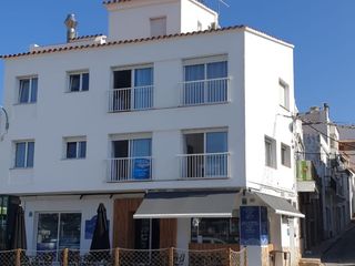 Casa en Carrer miranda 1. Bien d 'exception !! premiére ligne au port de llança, vues pano