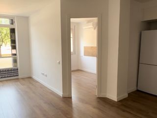 Piso en Paseo de la zona franca  226. Piso con mucha luz y mucho espacio bien ubicado, perfecto para u