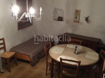 Foto e1a7b0b2-fab8-4251-aae5-a555c3349a2d. Casa en plaza españa 1 casa unifamiliar de varios pisos reformada para entrar a vivir en Valderrobres