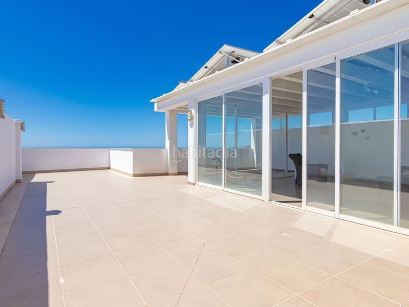 Foto 7eaf04a0-72ba-4a5d-9f0e-c122d331ff4c. Rent chalet in c. tizona 4 in Almayate Bajo