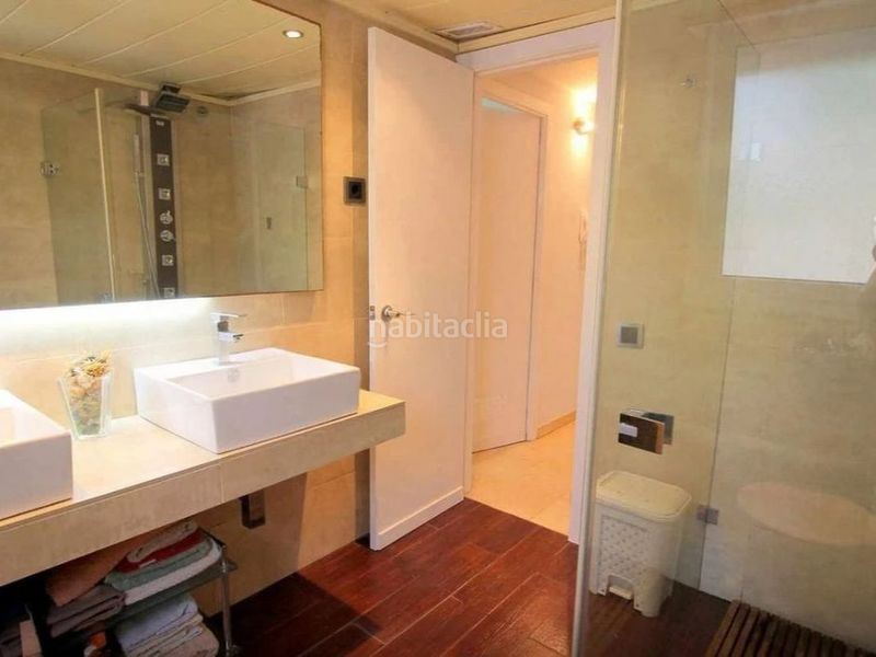 Foto e477c539-d362-40f1-90cd-2dce8e3fc1e2. Semi detached house in josep renom 99 in Centre Sabadell