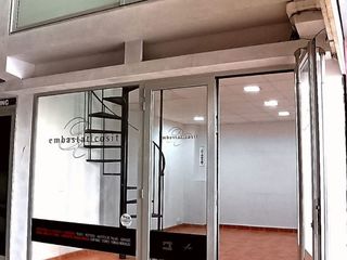 Alquiler Local Comercial en Avinguda bisbe llompart 38. Local en el centro de inca - dos plantas con aire acondicionado