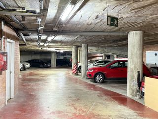 Lloguer Aparcament cotxe a Joan oliver 9. Parking en barcelona, poblenou