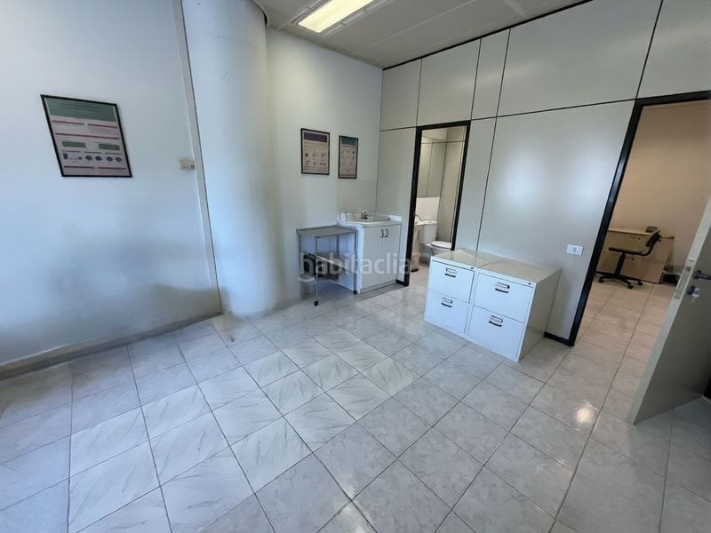 Foto 028ae4a7-0fe3-4c34-ac10-d75d77bf1d07. Oficina en avenida de la torre blanca 8 oficina en avenida torre blanca 8 - 98 m² - 199.500 € en Sant Cugat del Vallès