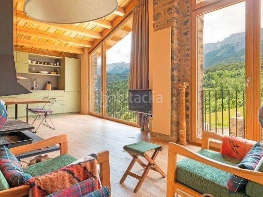 Foto 302d7919-82d3-4b53-93c2-8fc015d75d70. Alquiler casa en carrer migdia querforadat 8 casa o chalet de alquiler en la cerdanya en Cava