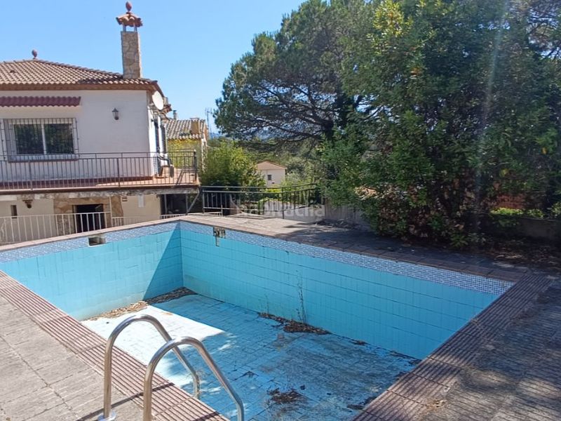 Foto 5c3b4fae-05d4-44e5-928d-bc32037f1d3c. Casa en calle andalusia 18 magnífica villa con piscina y gran potencial en Lloret de Mar