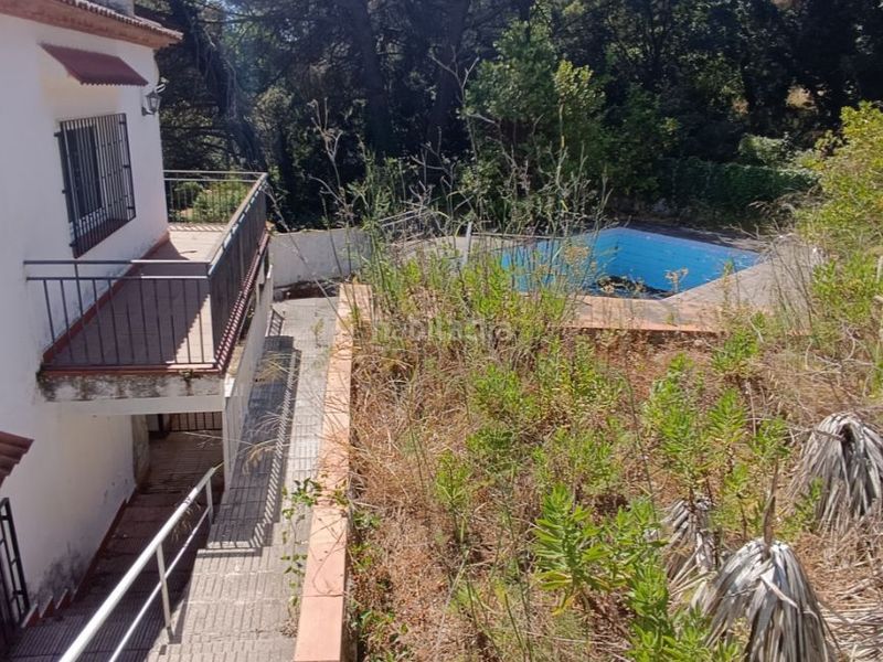 Foto ab892e9d-a501-47b7-b482-c2e54674c46e. Casa en calle andalusia 18 magnífica villa con piscina y gran potencial en Lloret de Mar