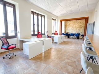 Miete Büro in Avenida de la constitución 14. Alquiler de oficina en avenida de la constitución