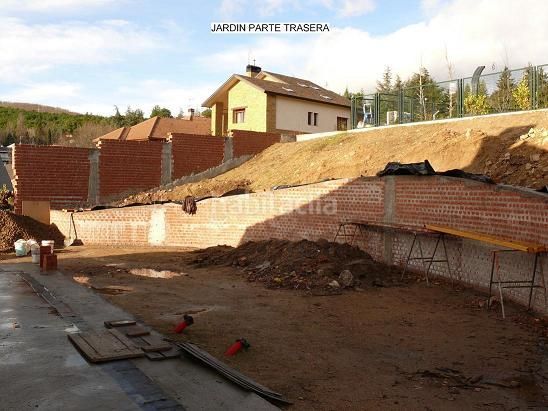 Foto c24ec950-8ae7-42fc-a809-6d2bfd42f2f0. Chalet en linar 11 chalet independiente en casco urbano pueblo en Navacerrada