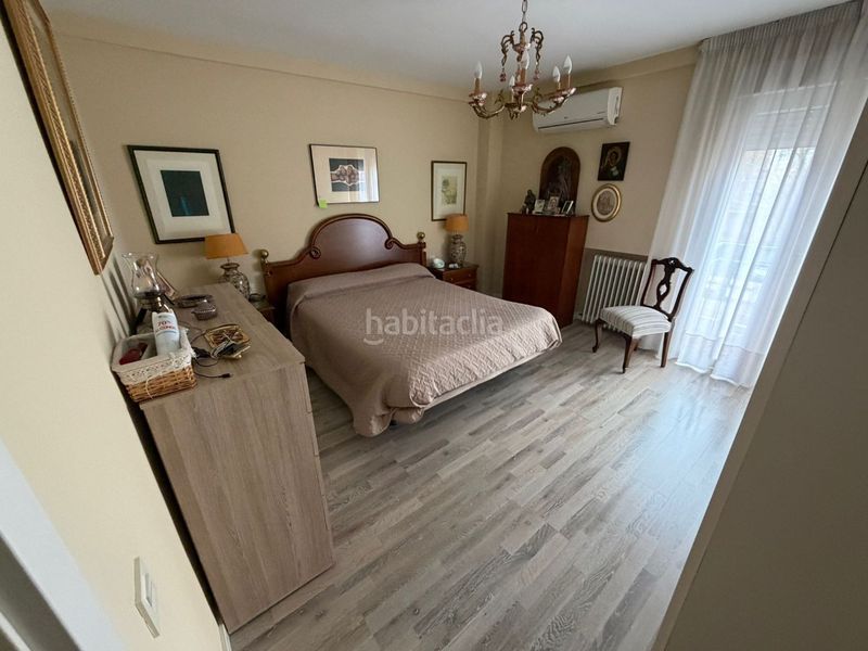 Foto 41fa4cd9-5948-45c2-8b03-a1d527f89258. Piso en poeta manuel de góngora 15 piso en calle poeta manuel de góngora sin agencia en Granada