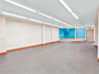 Duplex à Rocabertí 35. Local con posibilidad de convertirse en vivienda con garaje priv