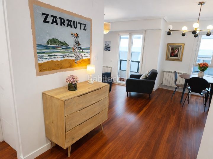 Foto 06bad333-895d-4951-97a0-b5b11ce1ae7d. Piso en bixkonde kalea 3 se vende piso reformado junto a la playa en Zarautz