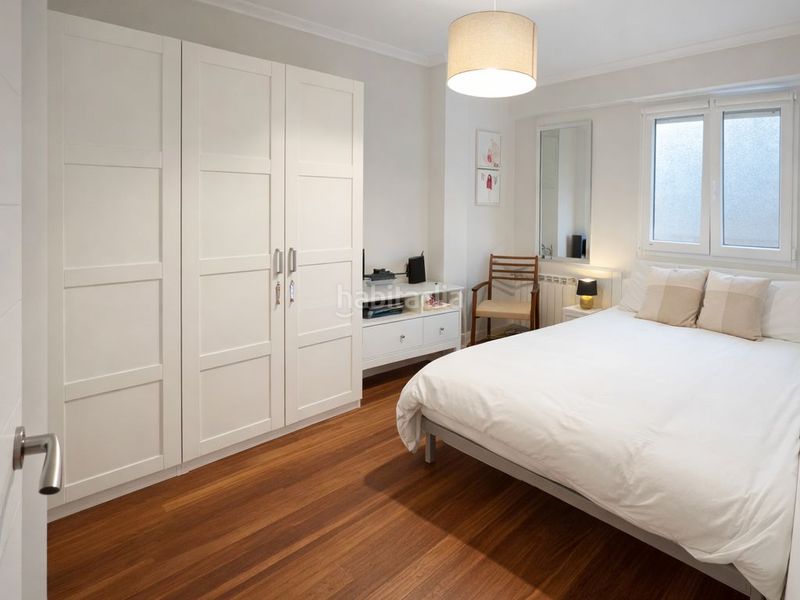 Foto 20b9e6f4-1503-4043-b882-63004c144366. Piso en bixkonde kalea 3 se vende piso reformado junto a la playa en Zarautz