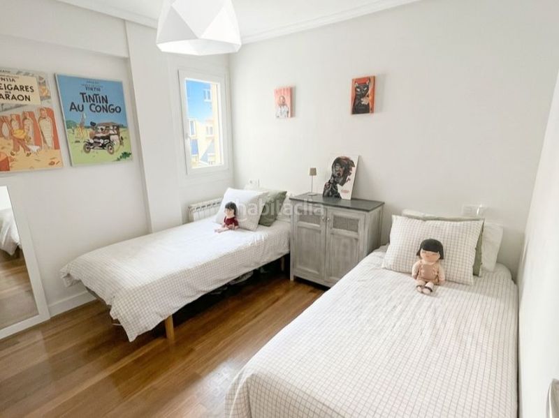 Foto d2f4e4a9-248e-4413-a9f9-b0b72b8ba93b. Piso en bixkonde kalea 3 se vende piso reformado junto a la playa en Zarautz