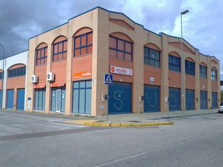 Lloguer Local Comercial a Calle geología 77. Alquilo local comercial de 150  ms2 en sevilla capital.reformado