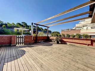 Ático en Marmella 8. Exclusivo ático con terraza privada y vistas junto al turó del p
