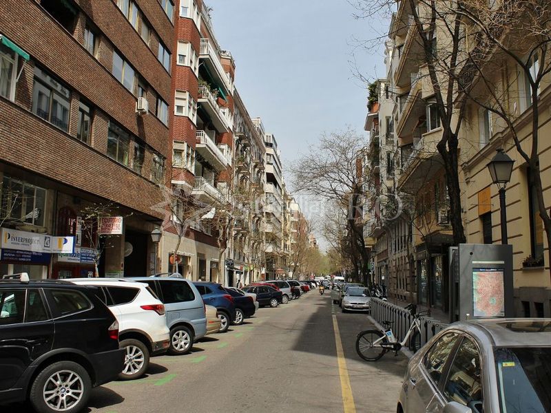 Foto 19c37f49-17f2-486b-8795-bc5b38128889. Piso en alcantara 23 piso luminoso en el corazón del barrio de salamanca - Goya en Madrid