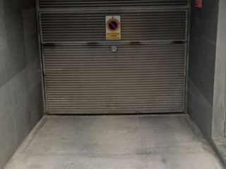 Lloguer Aparcament cotxe a Nou  70. Alquiler parking ,a 3 calles del centro.