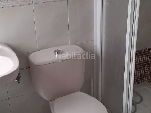 Foto 14d6d4d9-619b-4172-9adb-fa5781a6943c. Piso en mendez nuñez 2 vivienda junto facultad en Granada