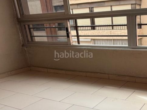 Foto 248e9e05-6aff-41d9-9032-d07e592cb430. Piso en mendez nuñez 2 vivienda junto facultad en Granada